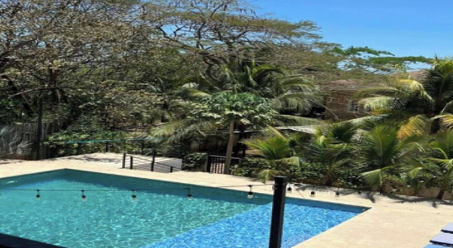 Modern 3-bedroom House With Pool Access in Playa Grande, Rezerwuj Dom wakacyjny Hotele w Guanacaste z parkingiem, Parking