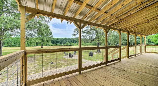 Broken Bow Cabin on 15 Acres w/ Stocked Fish Pond!, Boek Appartement Broken Bow Oklahoma