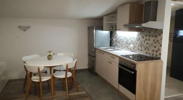 Апартаменты c 1 комнатой с балконом и с видом на сад Apartments Tara