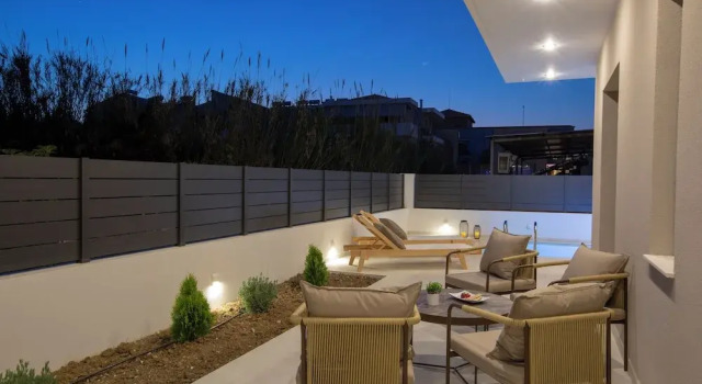 Четырёхместный полулюкс Pomaria Boutique Residences