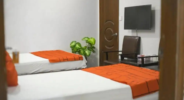 Deluxe Twin room Hometown Apartments
