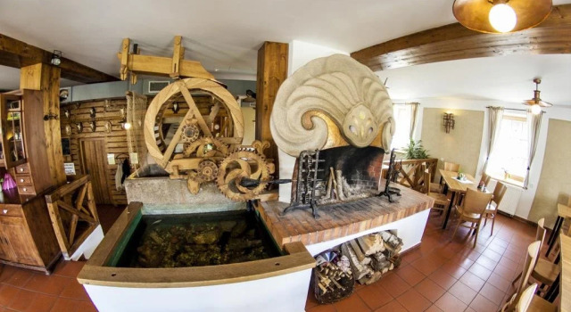 Penzion Dobre Casy, Rezerwuj Hotel Hotele w Central Bohemia z parkingiem, Parking