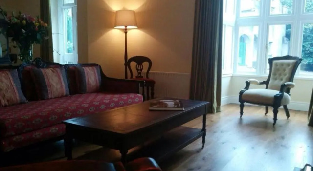 Апартаменты Narrow Water Castle Self Catering Accommodation