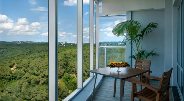 Luxurious Apartment With Shared Pool in Maslak, Varaa Huoneisto Hotellit Marmara-alue pysäköinnillä, Pysäköinti