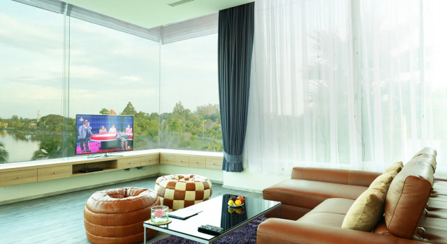 The Beverly Hills