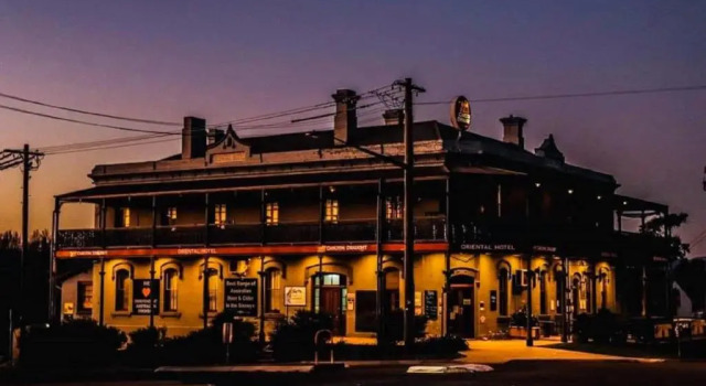 Oriental Hotel Tumut, Забронировать Отель Тьюмут Kosciuszko National Park, рядом с Пивоварня Tumut River Brewing Co