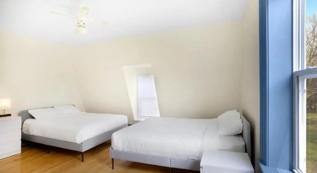 Коттедж с 4 комнатами Homeport Motel