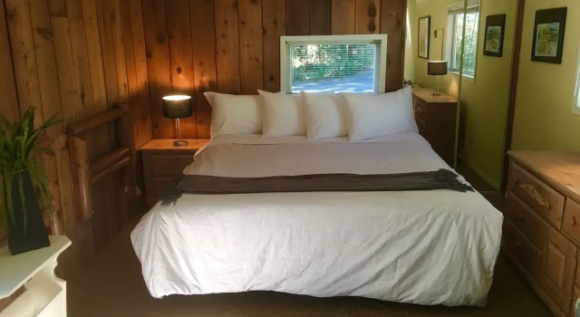 Коттедж Lakeshore on Salt Spring