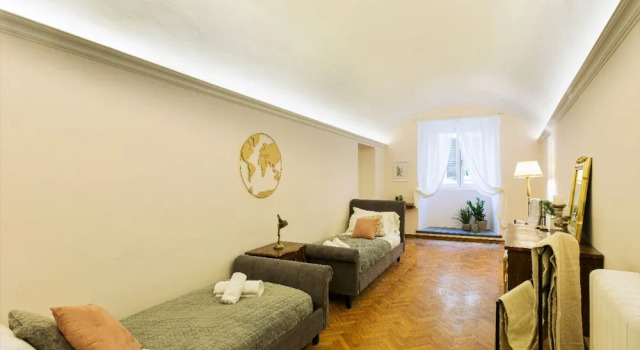 Historic Apt - Wifi - Ac - Top Location - Walk Everywhere, Забронировать Отель Флоренция Тоскана, рядом с Дом Буонаротти