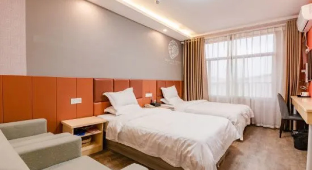 Двухместный люкс Shell Xinyang Huangchuan County Railway Station Hotel