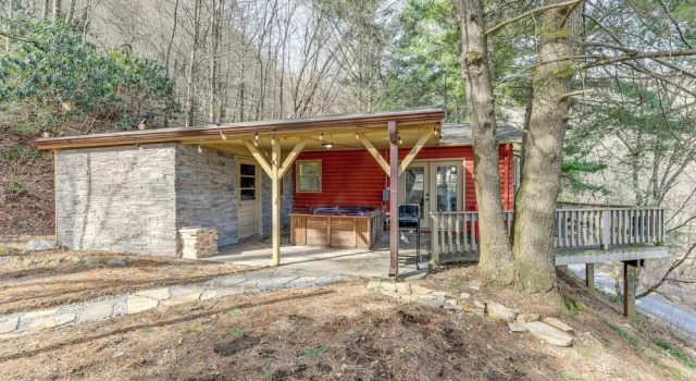 Коттедж Fire Pit & Mountain Views: Waynesville Retreat!
