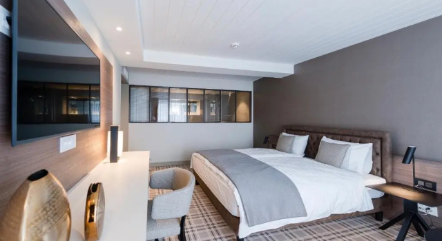 Полулюкс Ambassador Boutique Hotel