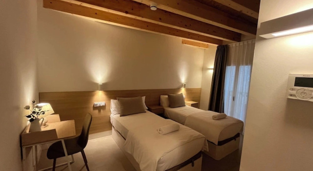 Hotel luna nueva, Забронировать Отель Таррагона Tarragonès, рядом с Provincial Traffic Headquarters