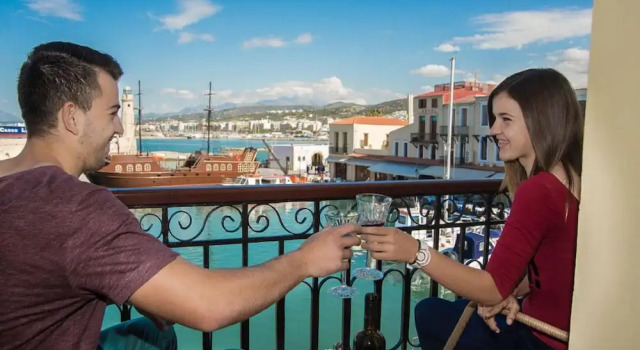 Люкс Deluxe c 1 комнатой с балконом и с видом на море Porto Enetiko Suites