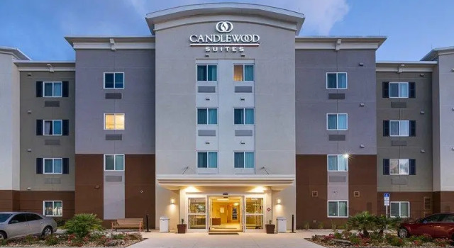 Кровать в общем номере Candlewood Suites Pensacola - University Area by IHG