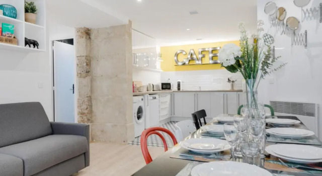 Loft Design for 8 people in Heart of Paris, Забронировать Бутик-отель Париж Иль-де-Франс, рядом с Станция метро Rambuteau