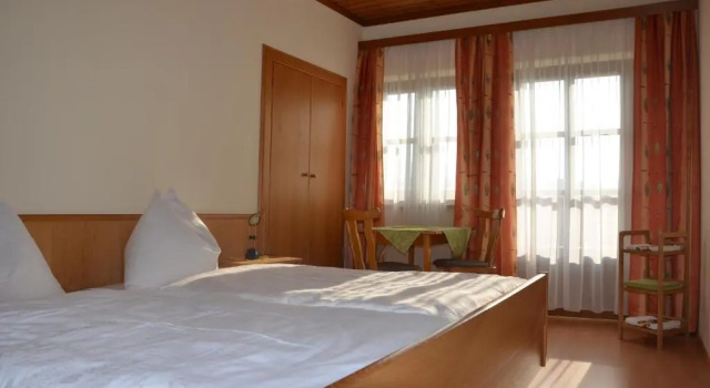 Urlaub am Kräutlhof in Mariapfarr, Rezerwuj Hotel Hotele w Salzburg z parkingiem, Parking