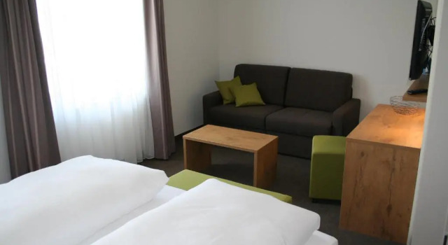 Полулюкс Lahn Hotel