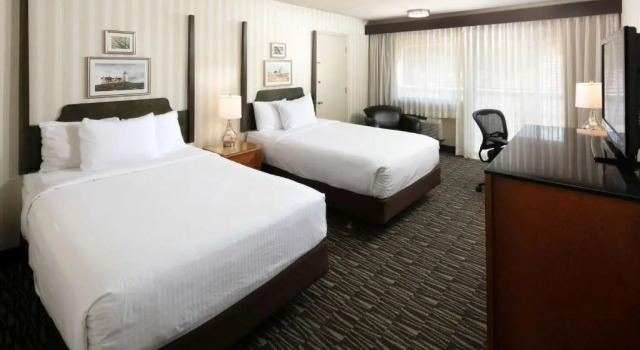 Четырёхместный номер Superior Red Lion Hotel Bellevue