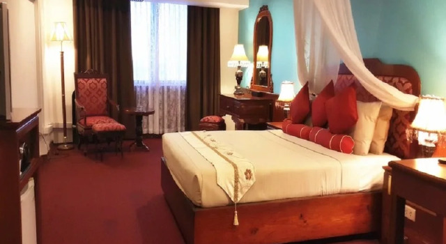Royal Palace Hotel