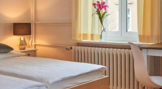 Трёхместный номер Standard с балконом Saint Georges Hotel