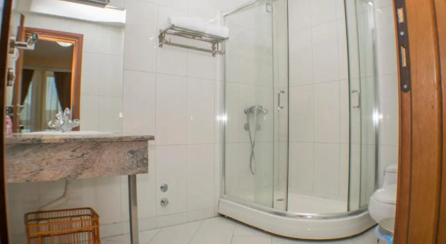 Трёхместный номер Standard Hotel Feni