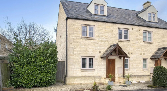 Elliot Oliver Cotswold Style 4 Bed House