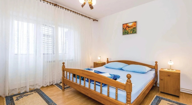 Nice Apartment in Lopci With 2 Bedrooms, Prenota Appartamento  