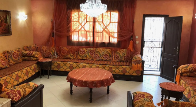 Вилла с 5 комнатами с балконом 5 bedroom holiday Villa Yasmine, perfect for family holidays, near beaches