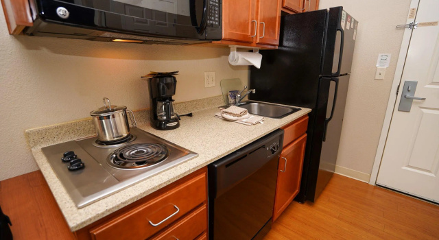 Четырёхместный люкс Candlewood Suites Boise - Towne Square by IHG