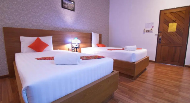 Четырёхместный номер Superior Jingjit Hotel