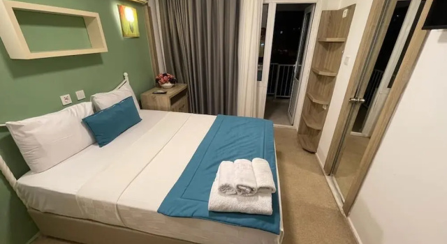 Colophon Beach Otel, Забронировать Отель Отели Гумульдур 3 звезды, 3*