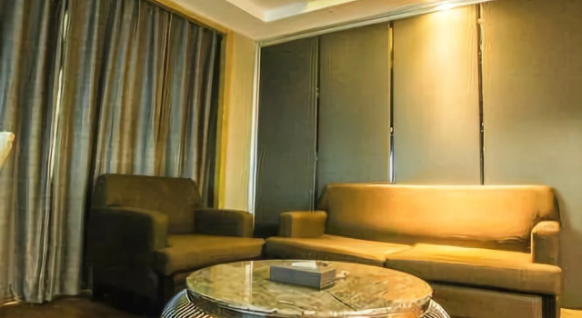 Crowne Plaza, Book Hotel Hotels in Shaoyang County with Parking, Parking