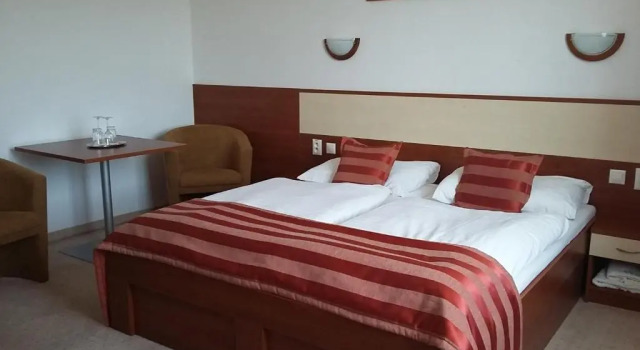 Номер Comfort Hotel Auto Jas