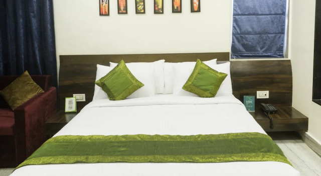 Hotel Indralok Inn, Забронировать Отель Лонавала штат Махараштра, рядом с Железнодорожный вокзал Лонавала