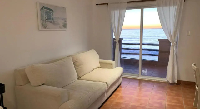 BEACHFRONT Relaxation 1 Bedroom Apt
