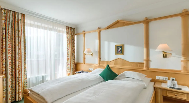 Полулюкс Hotel Antonius