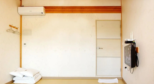 Navijam Hanok Hotel, Забронировать Отель Отели Чонджу с парковкой, рядом с Конфуцианская школа хянгё в Чонджу, Парковка