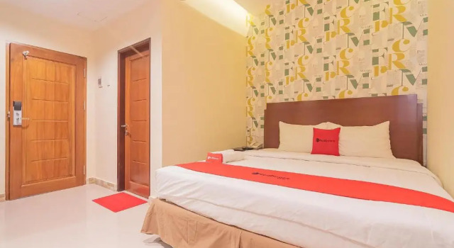 Люкс RedDoorz Plus @ Siradj Salman Samarinda