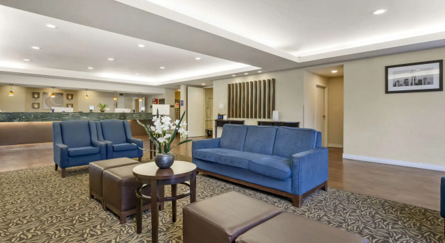 Comfort Inn & Suites Sea-Tac Airport