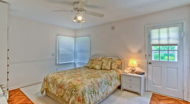1 East Beach Causeway by Hodnett Cooper, Prenota Hotel Hotel a Georgia con parcheggio, Parcheggio