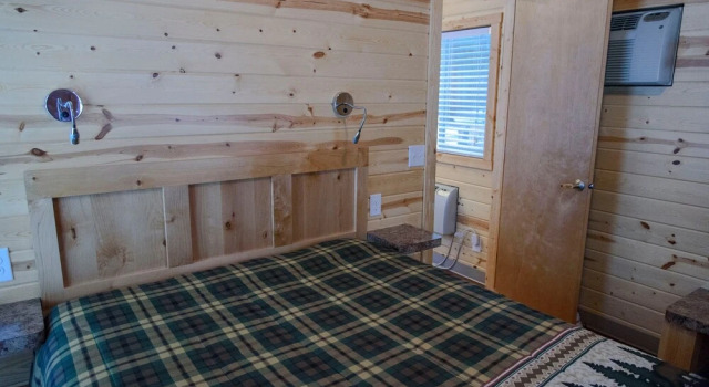 Коттедж с 2 комнатами с балконом Leavenworth RV Campground
