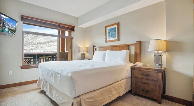 Номер Deluxe c 1 комнатой Unequalled Ski in Out, Next to Gondola, Sundial hotel room, Pool, Hot tub, Condo Nast Winner C316A
