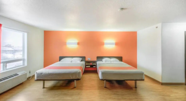 Четырёхместный номер Standard Motel 6-Regina, SK