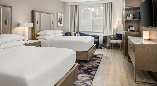 Четырёхместный номер Standard Sheraton Duluth Hotel