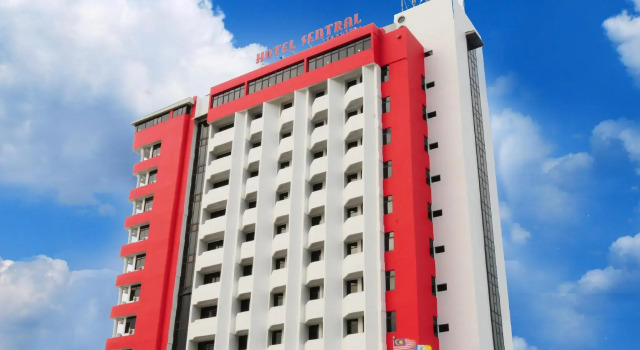 Hotel Sentral Seaview @ ​Beachfront, Забронировать Отель Отели Танджонг-Токонг 3 звезды, 3*