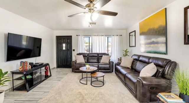 Коттедж с 2 комнатами Pet-friendly House ~ 2 Mi to Lake Havasu Beach!