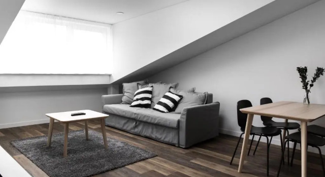 Deluxe Apartments by Hostlovers, Забронировать Апартаменты/квартира Отели Каунаса с парковкой, рядом с Церковь Святого Креста ордена Кармелитов, Парковка