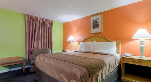 Двухместный номер Standard Highway Inn