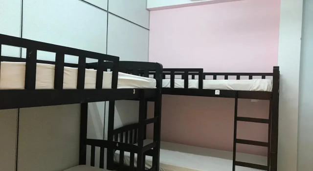 Sayang-Sayang Youth Hostel, Забронировать Хостел Отели Малакки с парковкой, рядом с Торговый центр Dataran Pahlawan Melaka Megamall, Парковка